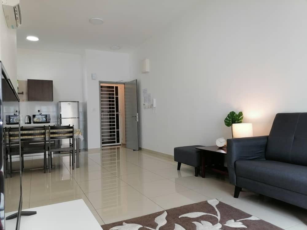 Mesahill Nilai 2 Room Condo - Fast Wifi, Amazing Pool & Tv Экстерьер фото