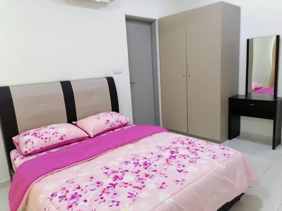 Mesahill Nilai 2 Room Condo - Fast Wifi, Amazing Pool & Tv Экстерьер фото